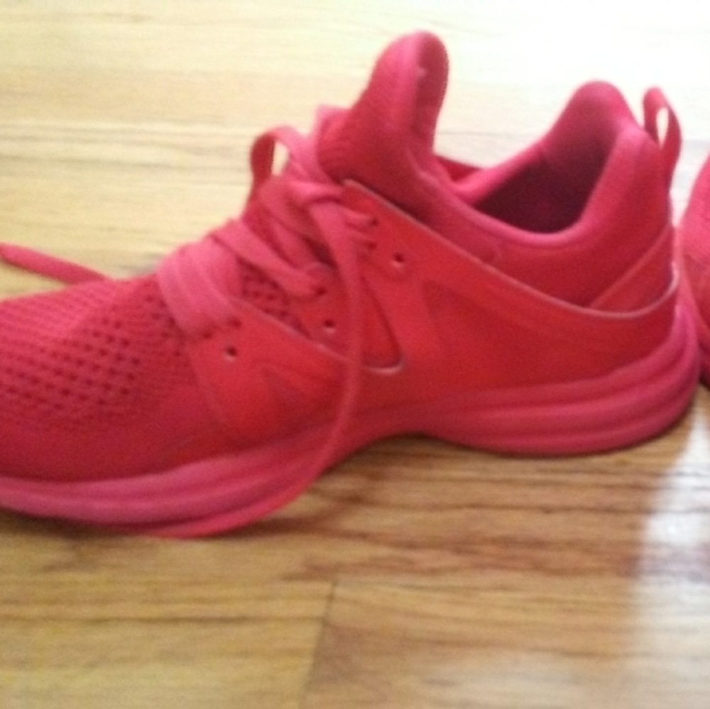 APL running shoes